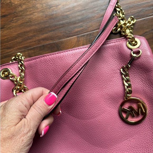 Michael Kors Mauve Jet Set Large Leather Tote with Gold Chain Strap - Picture 5 of 11